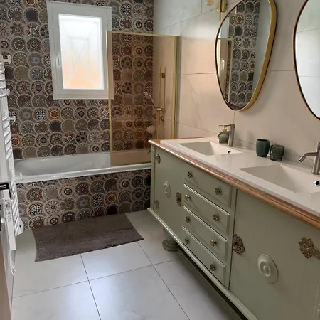 Maison Calme, 4 Chambres, Piscine, Petanque